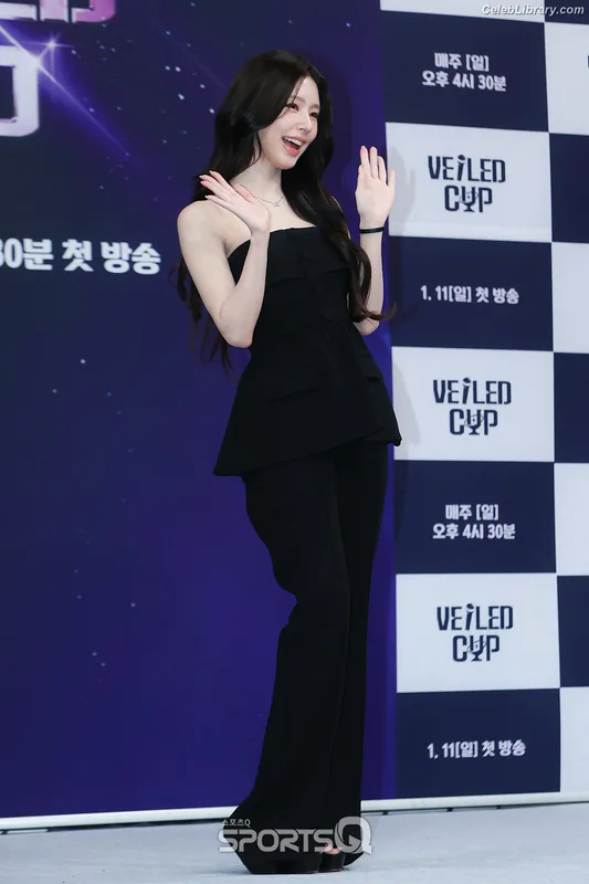 Cho Mi-yeon (Miyeon) - i-dle [(G)I-dle] photo 22 of 1019
