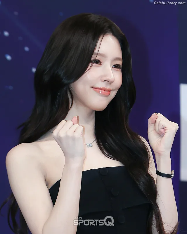 Cho Mi-yeon (Miyeon) - i-dle [(G)I-dle] photo 24 of 1019