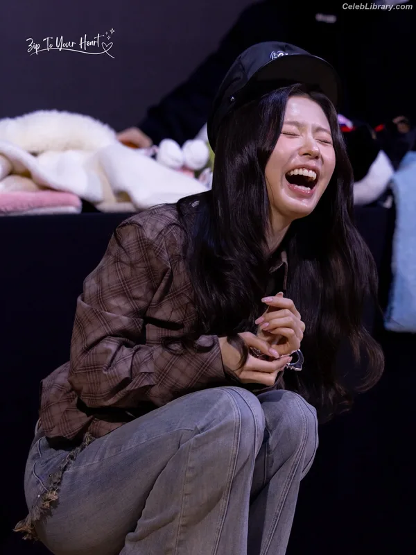 Cho Mi-yeon (Miyeon) - i-dle [(G)I-dle] photo 7 of 1019