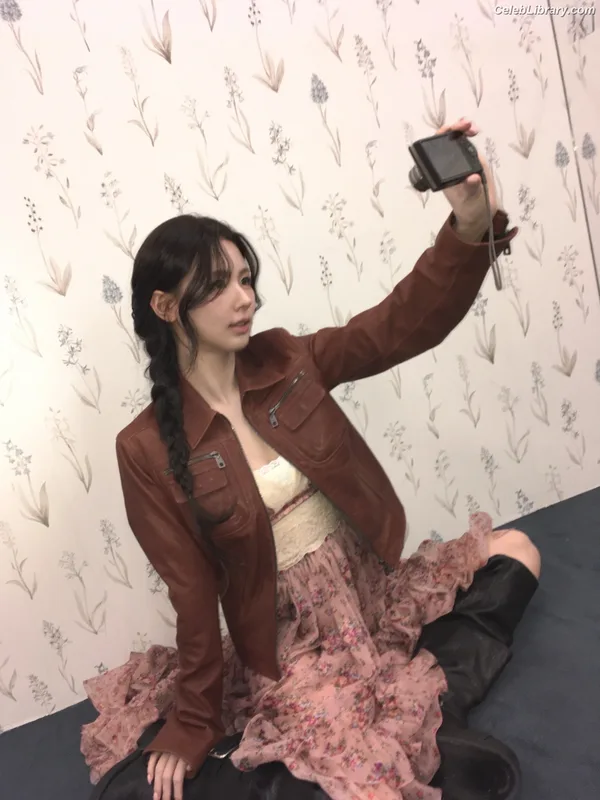 Cho Mi-yeon (Miyeon) - i-dle [(G)I-dle] photo 8 of 1019