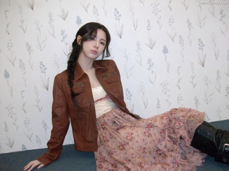 Cho Mi-yeon (Miyeon) - i-dle [(G)I-dle] photo 12 of 1019