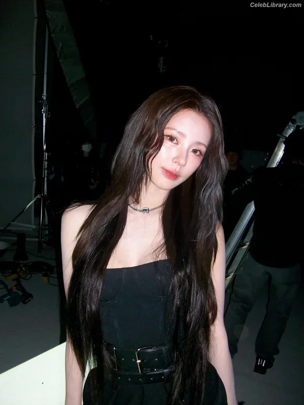 Cho Mi-yeon (Miyeon) - i-dle [(G)I-dle] photo 14 of 1019