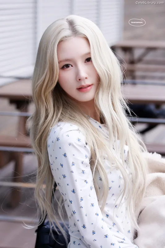 Cho Mi-yeon (Miyeon) - i-dle [(G)I-dle] photo 18 of 1019