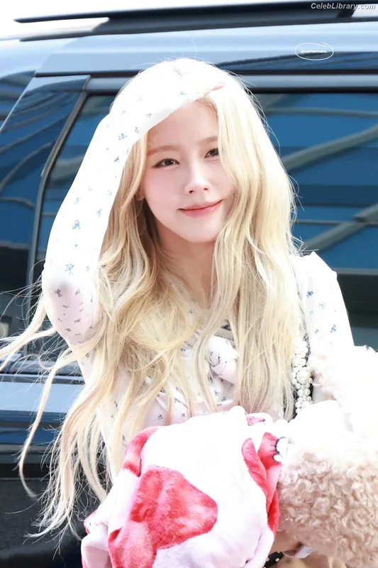 Cho Mi-yeon (Miyeon) - i-dle [(G)I-dle] photo 19 of 1019