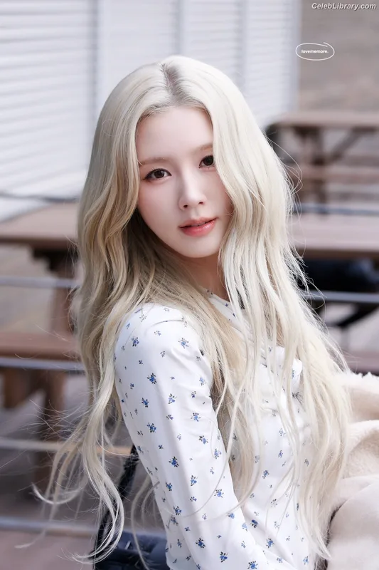 Cho Mi-yeon (Miyeon) - i-dle [(G)I-dle] photo 20 of 1019