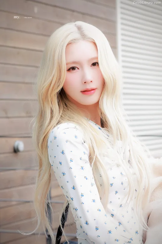 Cho Mi-yeon (Miyeon) - i-dle [(G)I-dle] photo 23 of 1019