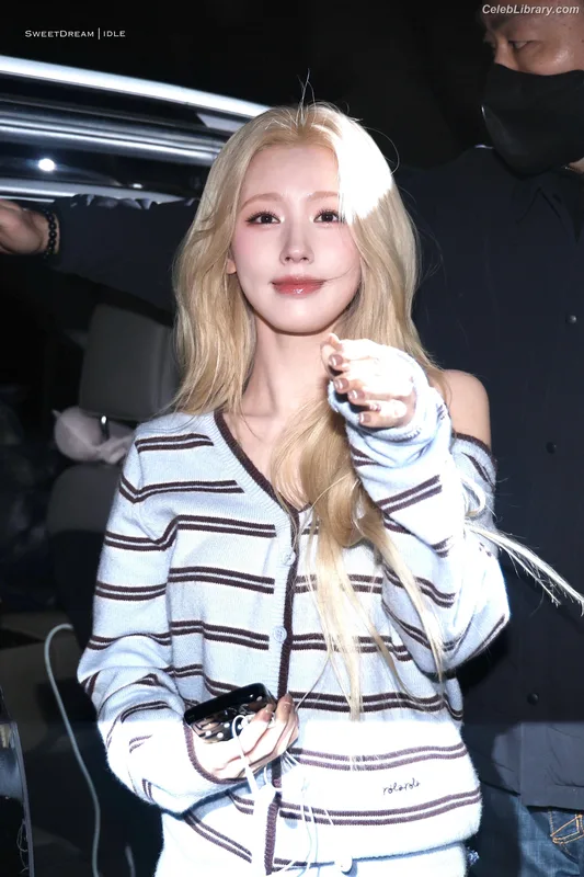 Cho Mi-yeon (Miyeon) - i-dle [(G)I-dle] photo 20 of 1019