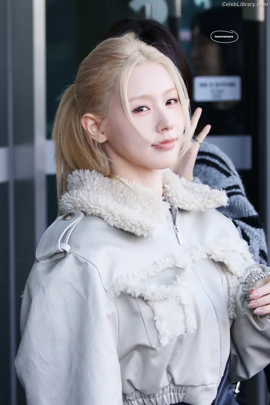 Cho Mi-yeon (Miyeon) - i-dle [(G)I-dle] photo 19 of 1019