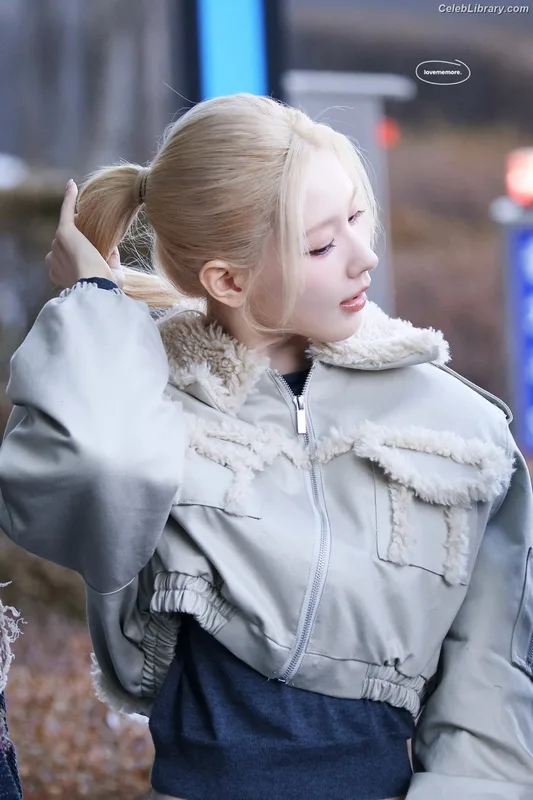 Cho Mi-yeon (Miyeon) - i-dle [(G)I-dle] photo 2 of 1019