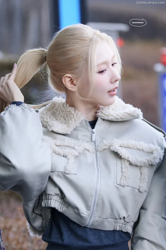 Cho Mi-yeon (Miyeon) - i-dle [(G)I-dle] photo 3 of 1019