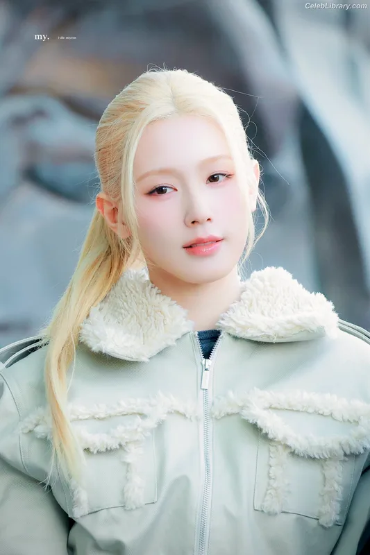 Cho Mi-yeon (Miyeon) - i-dle [(G)I-dle] photo 7 of 1019