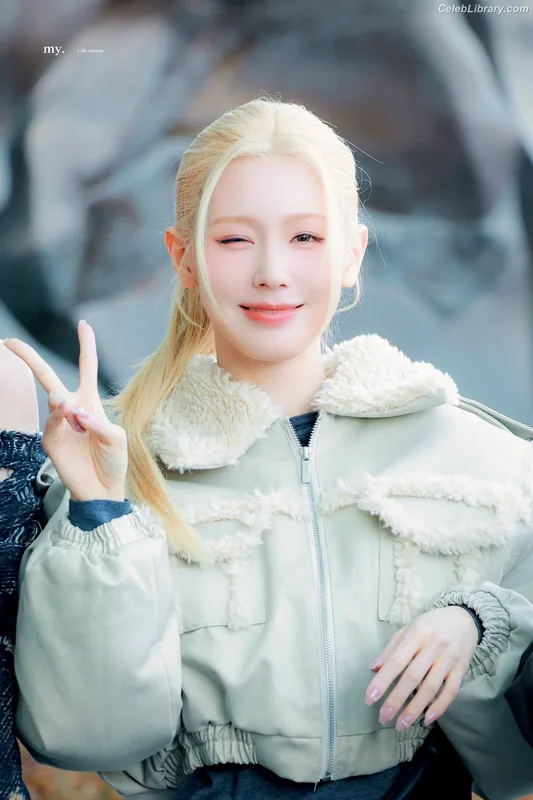 Cho Mi-yeon (Miyeon) - i-dle [(G)I-dle] photo 8 of 1019