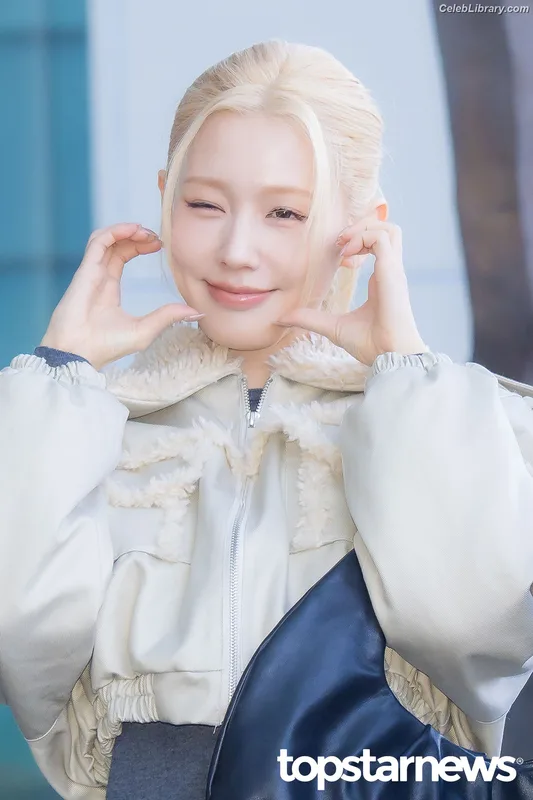 Cho Mi-yeon (Miyeon) - i-dle [(G)I-dle] photo 11 of 1019