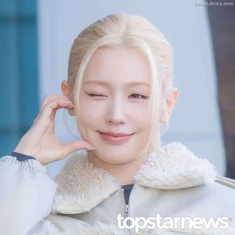 Cho Mi-yeon (Miyeon) - i-dle [(G)I-dle] photo 12 of 1019