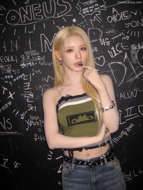 Cho Mi-yeon (Miyeon) - i-dle [(G)I-dle] photo 22 of 1019