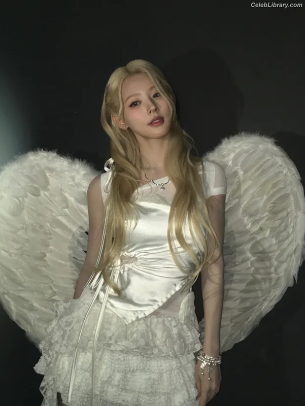 Cho Mi-yeon (Miyeon) - i-dle [(G)I-dle] photo 2 of 1019