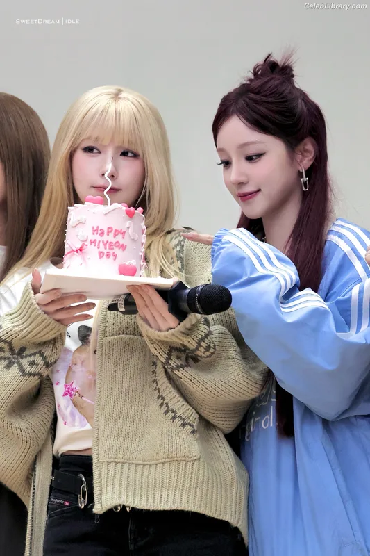 Cho Mi-yeon (Miyeon) - i-dle [(G)I-dle] photo 4 of 1019