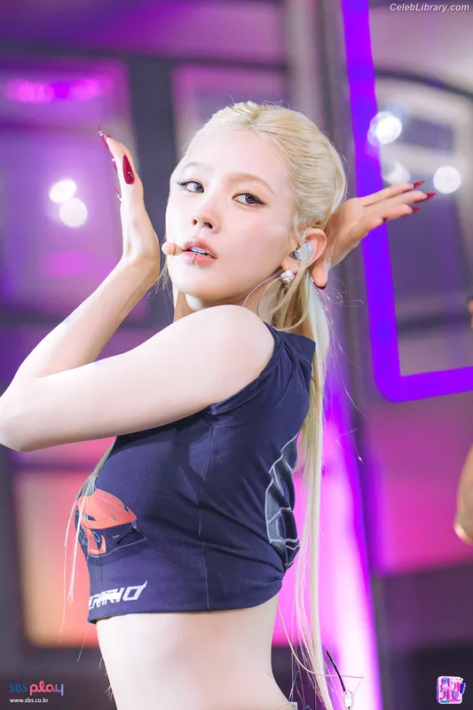 Cho Mi-yeon (Miyeon) - i-dle [(G)I-dle] photo 16 of 1019