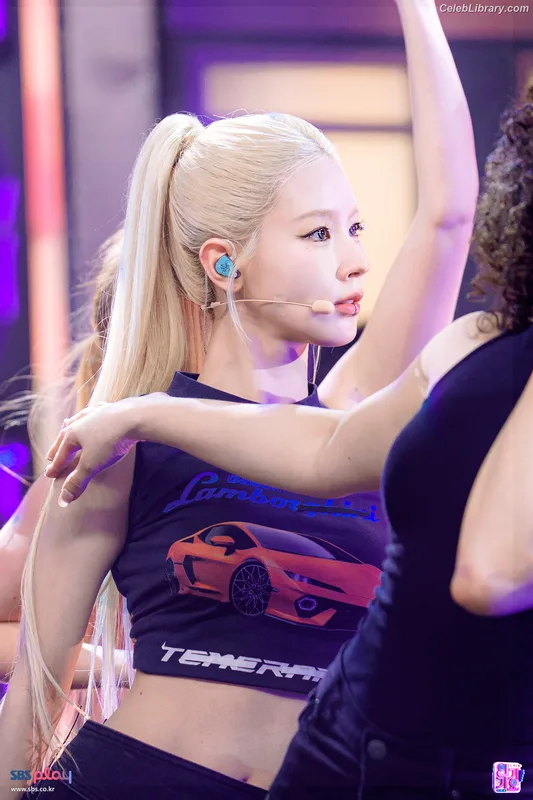 Cho Mi-yeon (Miyeon) - i-dle [(G)I-dle] photo 17 of 1019