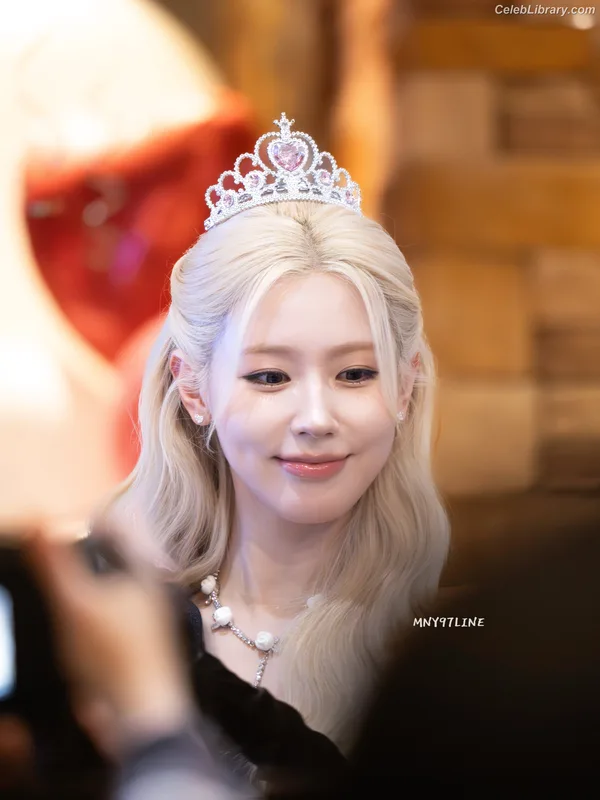 Cho Mi-yeon (Miyeon) - i-dle [(G)I-dle] photo 19 of 1019