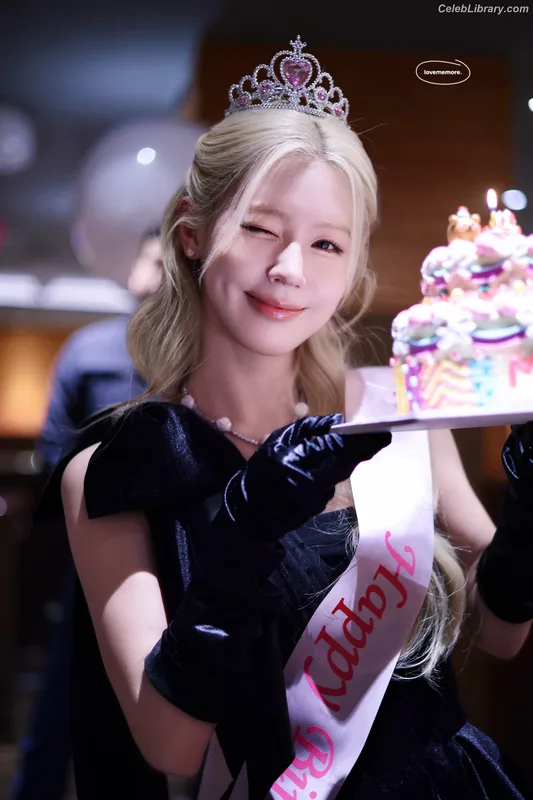 Cho Mi-yeon (Miyeon) - i-dle [(G)I-dle] photo 2 of 1019