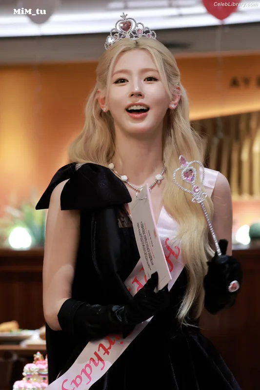 Cho Mi-yeon (Miyeon) - i-dle [(G)I-dle] photo 4 of 1019