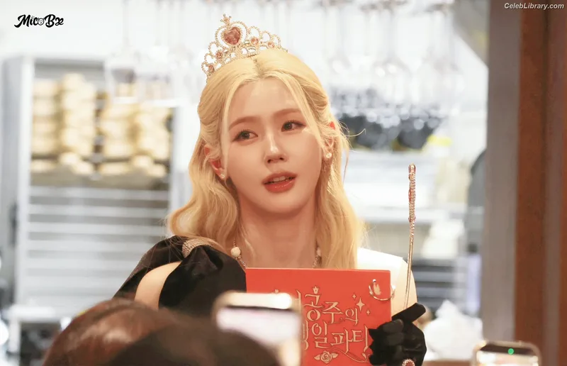 Cho Mi-yeon (Miyeon) - i-dle [(G)I-dle] photo 5 of 1019