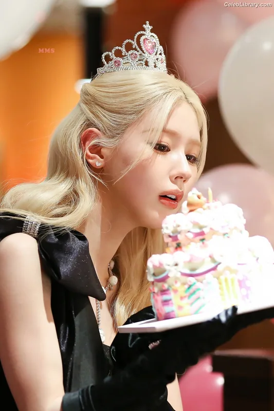 Cho Mi-yeon (Miyeon) - i-dle [(G)I-dle] photo 6 of 1019