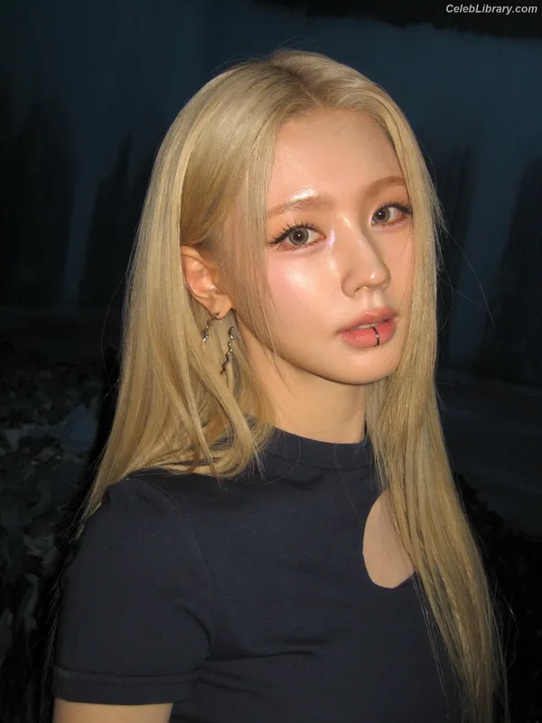 Cho Mi-yeon (Miyeon) - i-dle [(G)I-dle] photo 17 of 1019