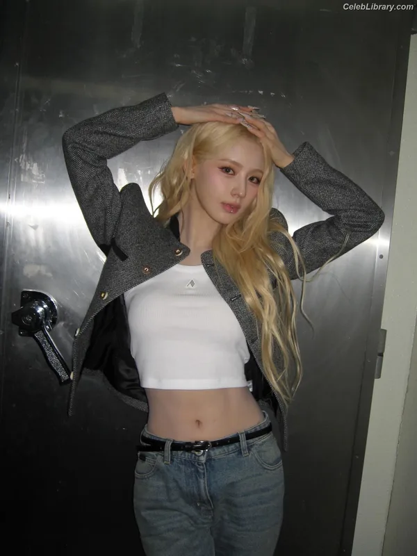 Cho Mi-yeon (Miyeon) - i-dle [(G)I-dle] photo 23 of 1019