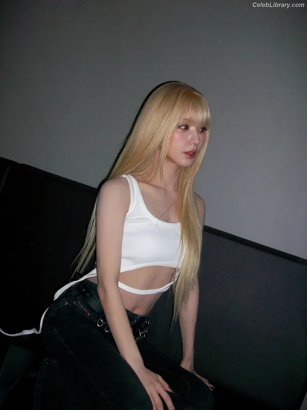 Cho Mi-yeon (Miyeon) - i-dle [(G)I-dle] photo 4 of 1019