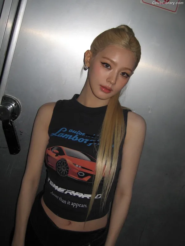 Cho Mi-yeon (Miyeon) - i-dle [(G)I-dle] photo 11 of 1019