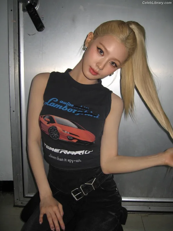 Cho Mi-yeon (Miyeon) - i-dle [(G)I-dle] photo 12 of 1019