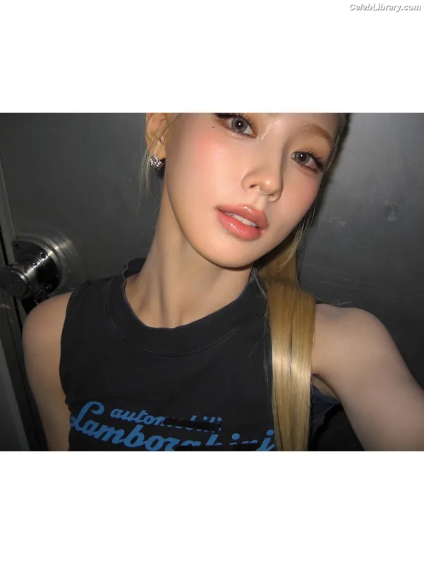 Cho Mi-yeon (Miyeon) - i-dle [(G)I-dle] photo 13 of 1019