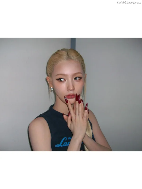 Cho Mi-yeon (Miyeon) - i-dle [(G)I-dle] photo 15 of 1019