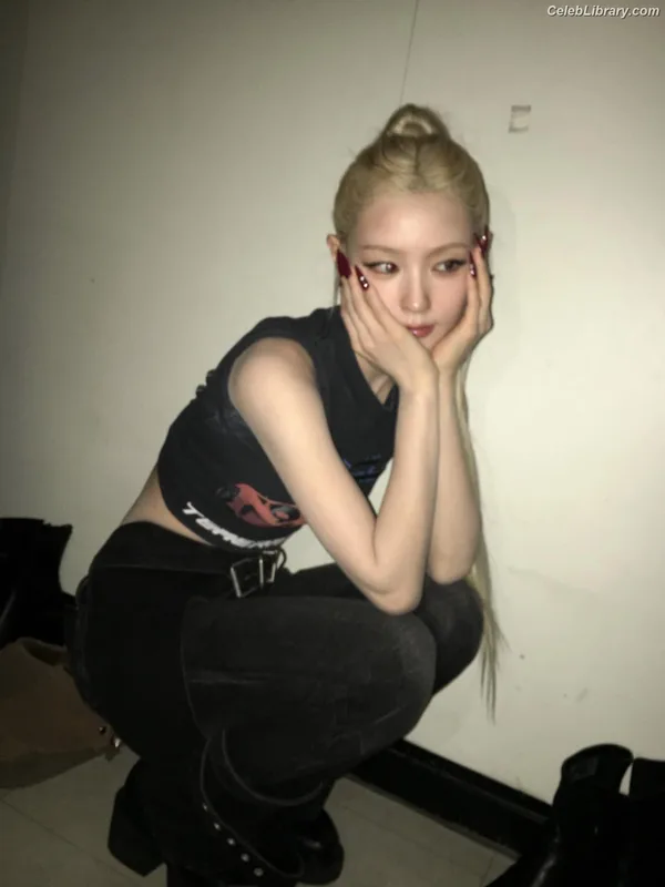 Cho Mi-yeon (Miyeon) - i-dle [(G)I-dle] photo 16 of 1019