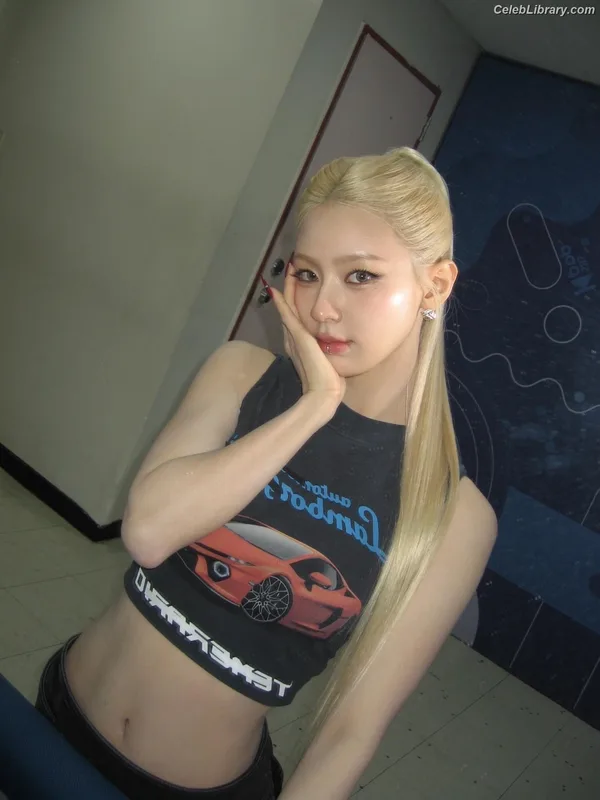 Cho Mi-yeon (Miyeon) - i-dle [(G)I-dle] photo 21 of 1019