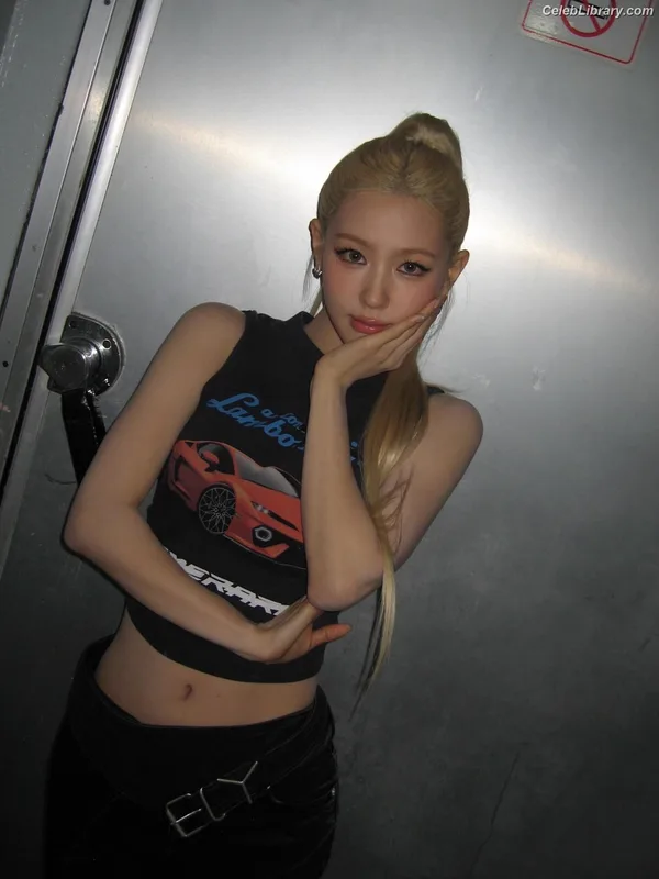 Cho Mi-yeon (Miyeon) - i-dle [(G)I-dle] photo 22 of 1019