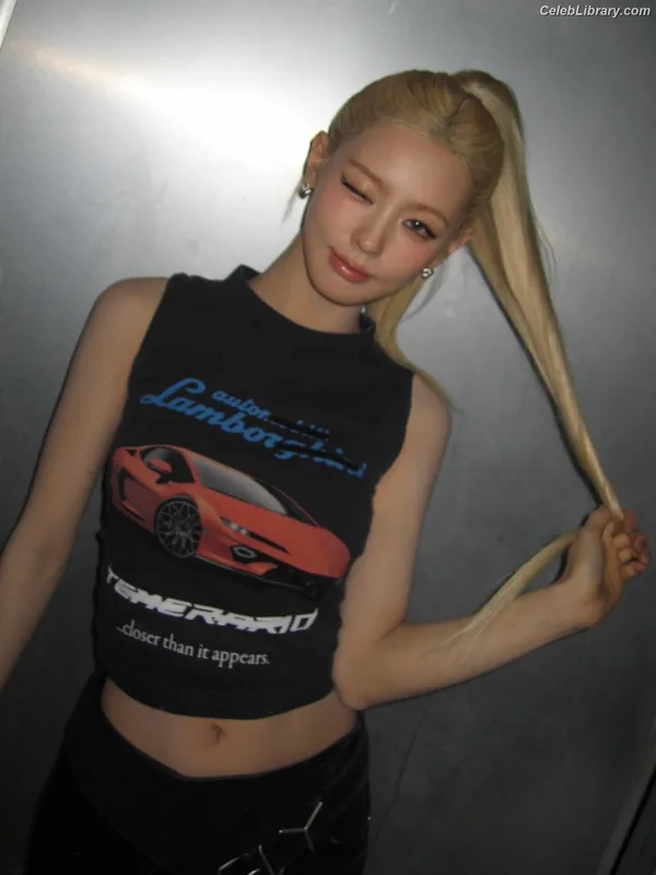 Cho Mi-yeon (Miyeon) - i-dle [(G)I-dle] photo 24 of 1019