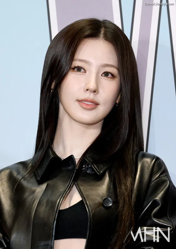 Cho Mi-yeon (Miyeon) - i-dle [(G)I-dle] photo 9 of 1019