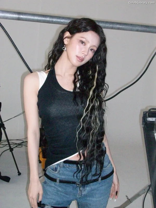 Cho Mi-yeon (Miyeon) - i-dle [(G)I-dle] photo 12 of 1019