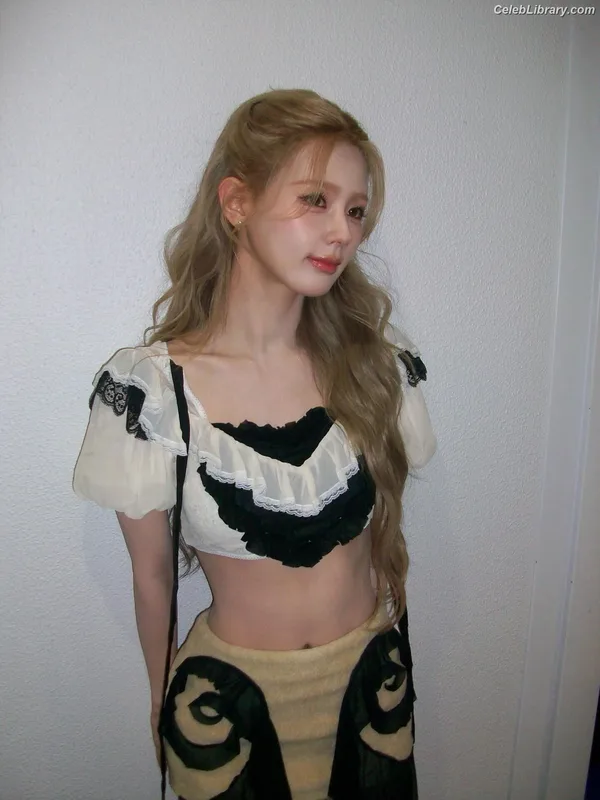 Cho Mi-yeon (Miyeon) - i-dle [(G)I-dle] photo 13 of 1019