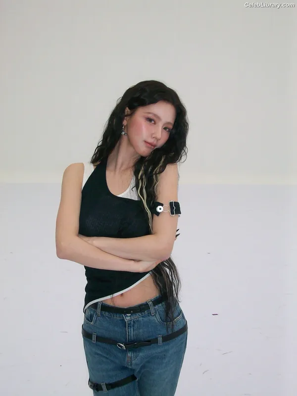 Cho Mi-yeon (Miyeon) - i-dle [(G)I-dle] photo 15 of 1019