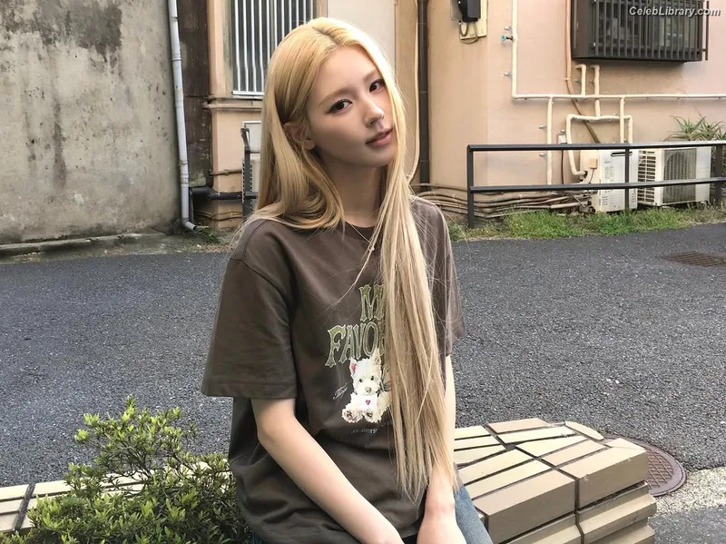 Cho Mi-yeon (Miyeon) - i-dle [(G)I-dle] photo 9 of 1019