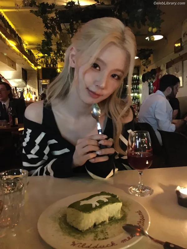 Cho Mi-yeon (Miyeon) - i-dle [(G)I-dle] photo 12 of 1019