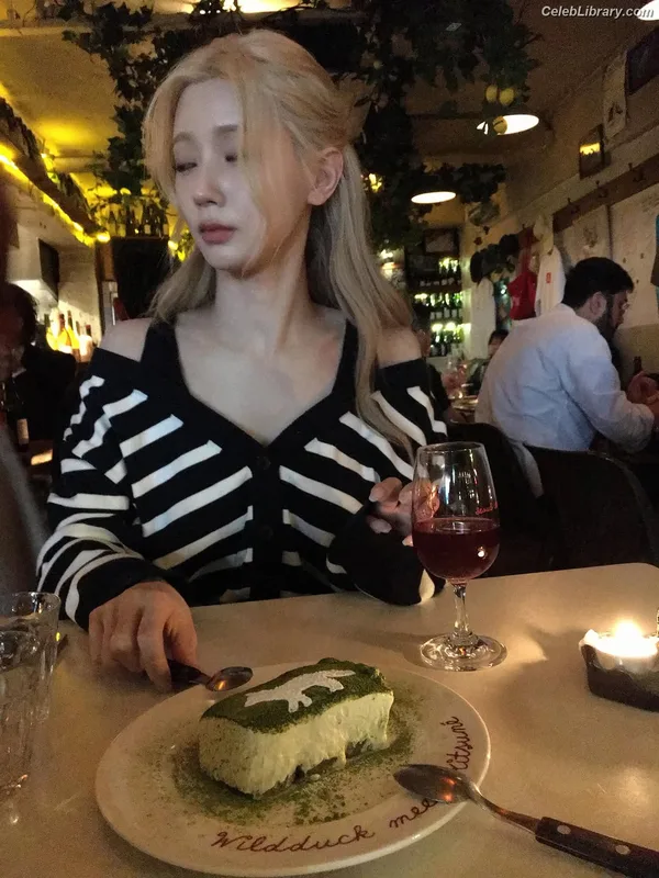 Cho Mi-yeon (Miyeon) - i-dle [(G)I-dle] photo 17 of 1019