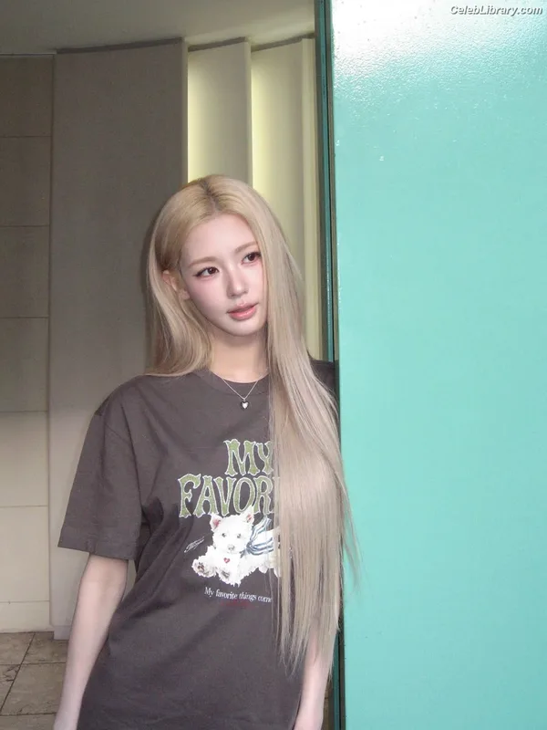 Cho Mi-yeon (Miyeon) - i-dle [(G)I-dle] photo 24 of 1019