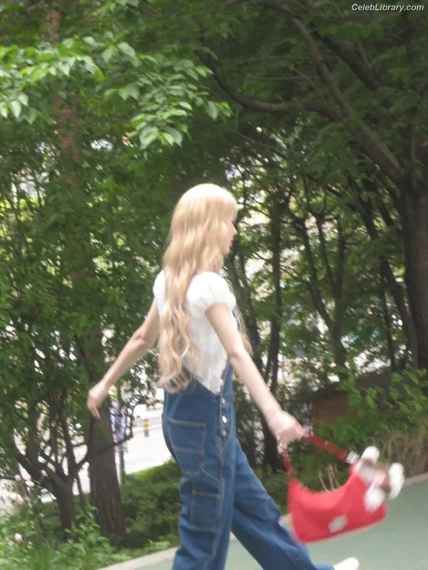 Cho Mi-yeon (Miyeon) - i-dle [(G)I-dle] photo 16 of 1019