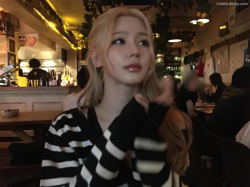 Cho Mi-yeon (Miyeon) - i-dle [(G)I-dle] photo 18 of 1019