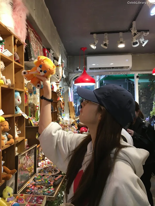 Cho Mi-yeon (Miyeon) - i-dle [(G)I-dle] photo 21 of 1019